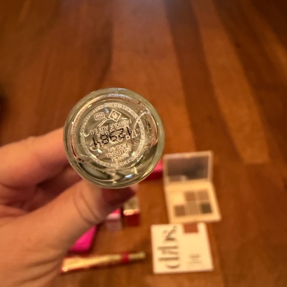 Valentino Vibrant Pink and Red Makeup Collection with other products included! - Picture 7 of 10